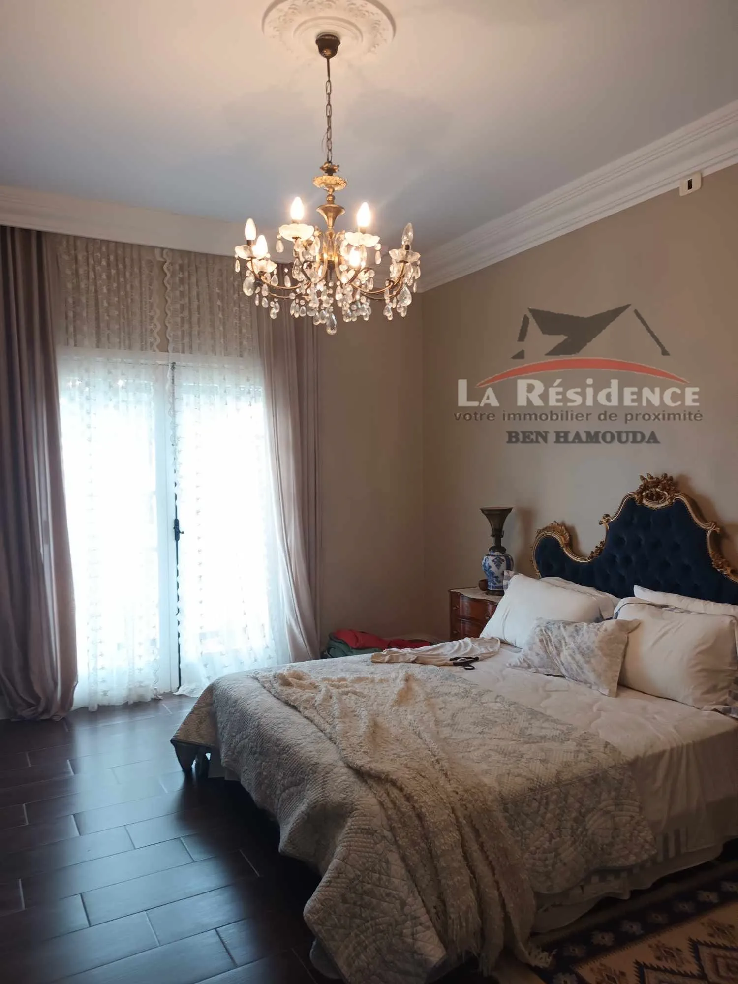 une très belle villa à deux niveaux à corniche Bizerte