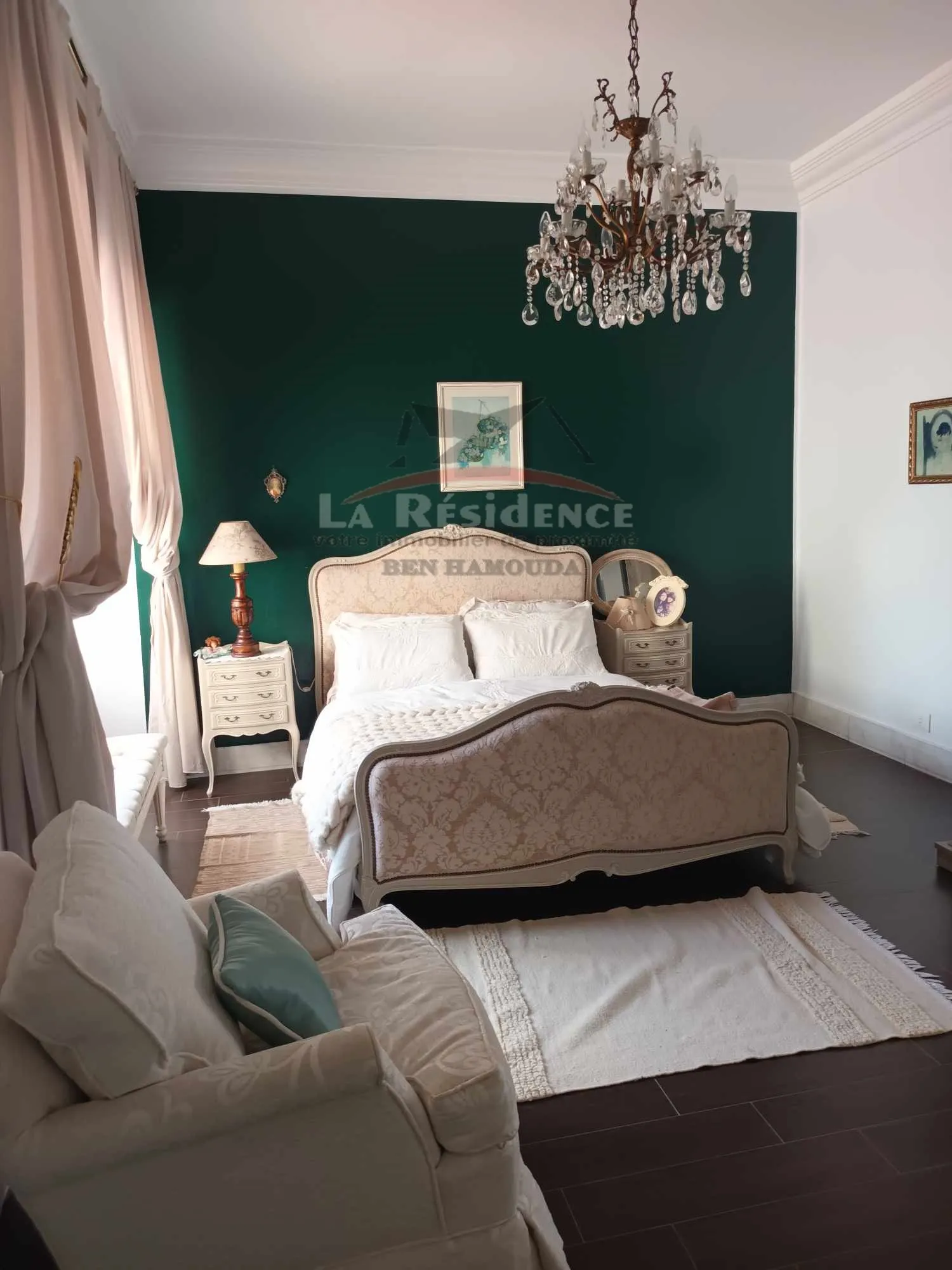 une très belle villa à deux niveaux à corniche Bizerte