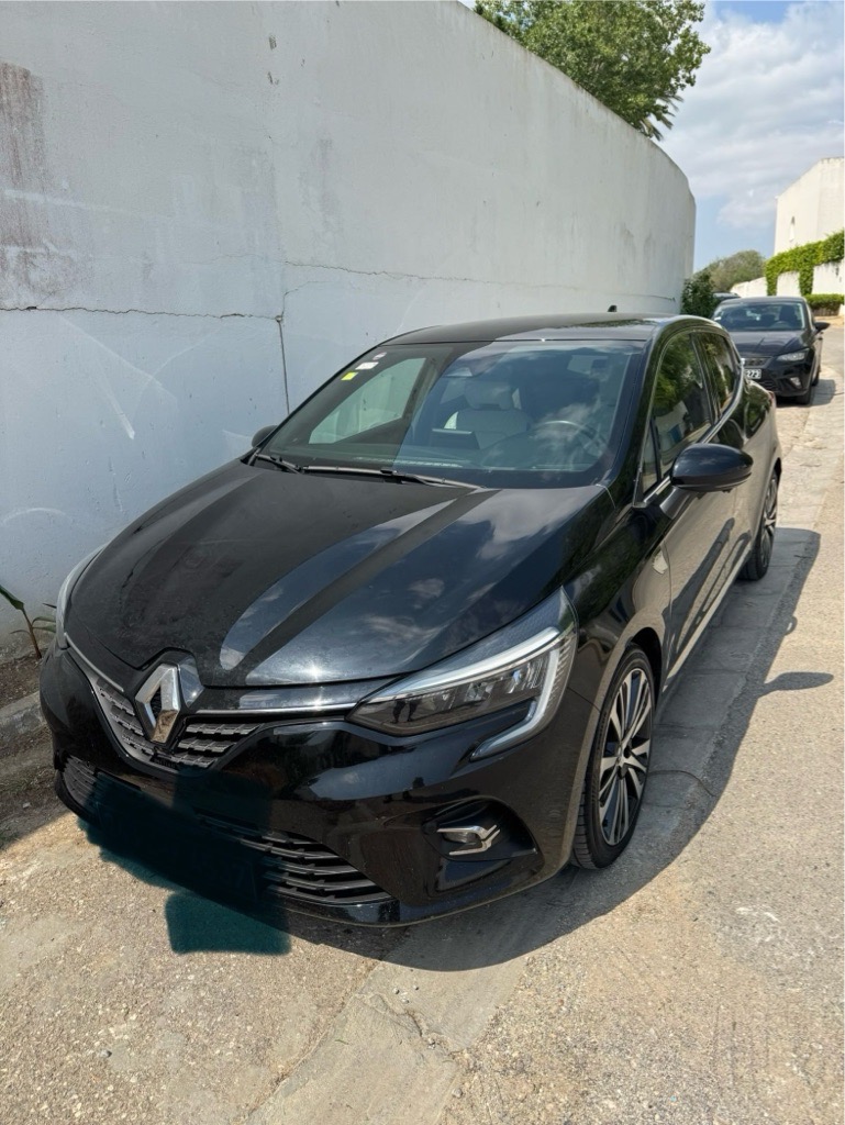 Clio 5 hybride finition initiale ( unique en Tunisie )