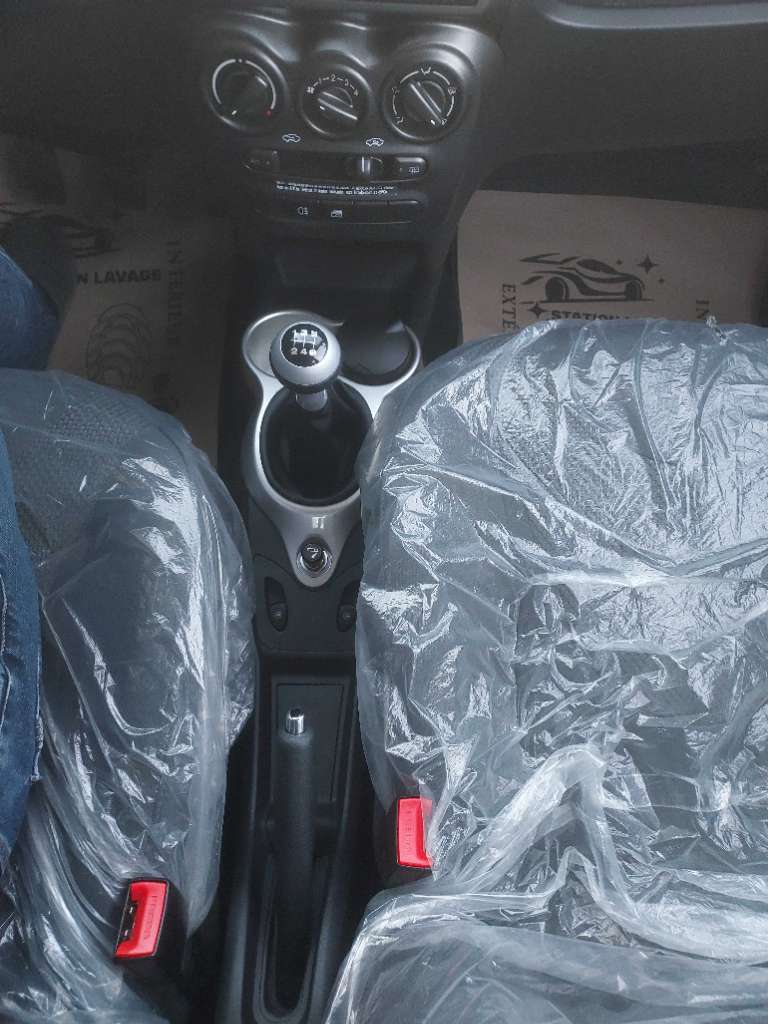 chery qq comme neuf dans emballage 