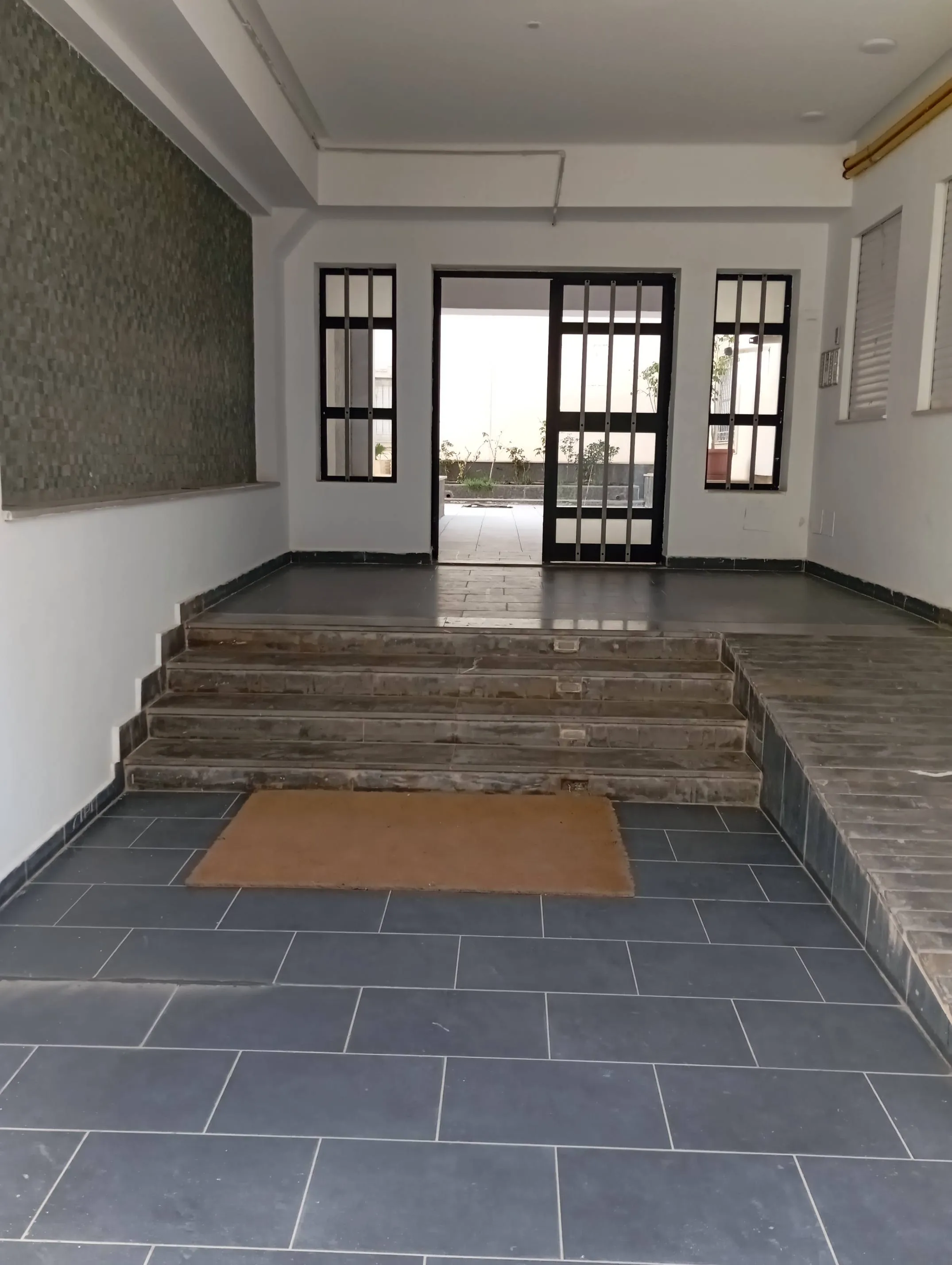 Vend appart S+3 à la soukra 