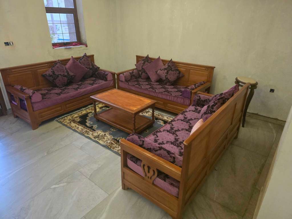 Salon en bois très propre