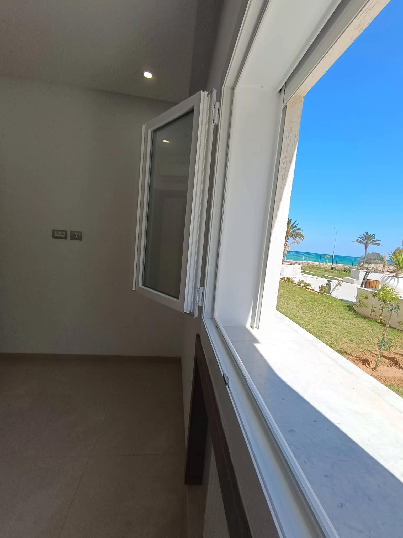 A vendre appartement s1 et s2 luxe pied dans l’eau à chatt_mariem