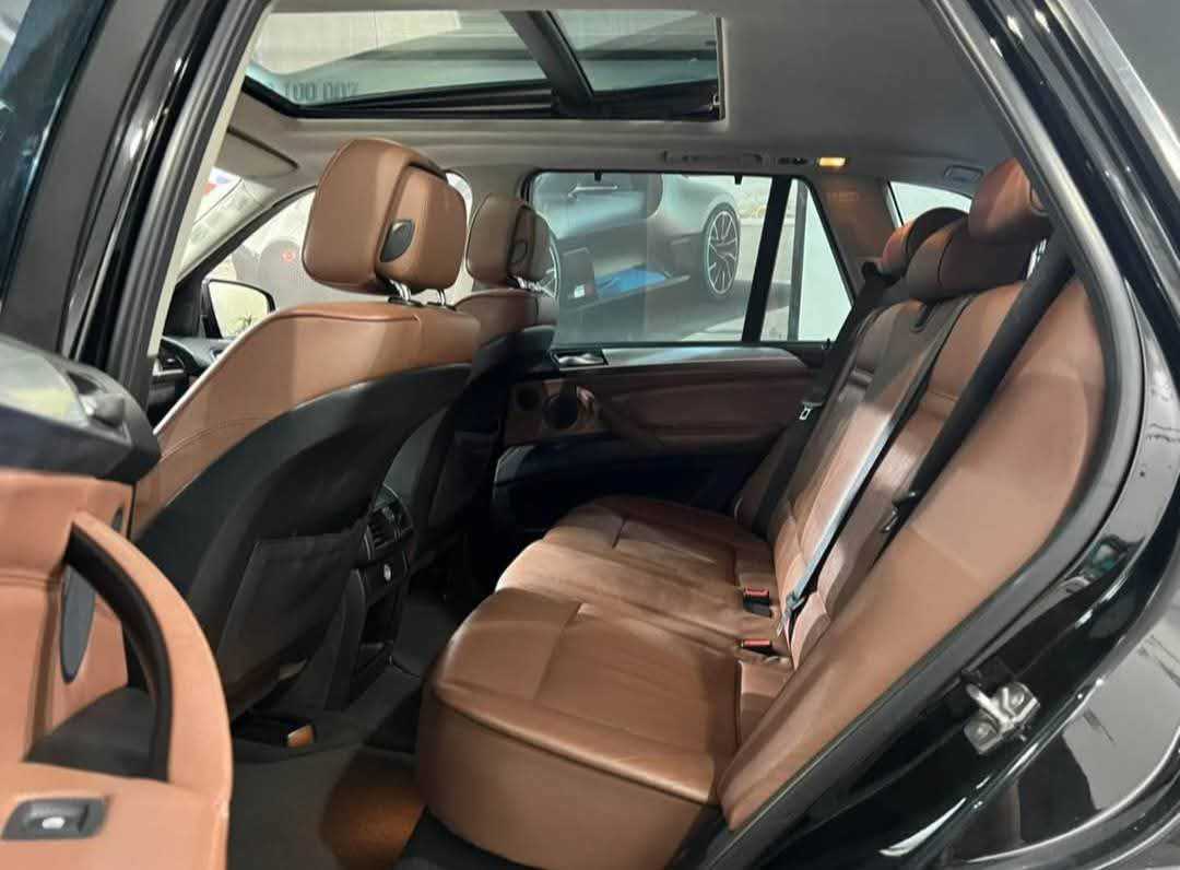 ⛔ BMW X5  3.5 XDrive ⛔
             On accepte l échange des voitures 