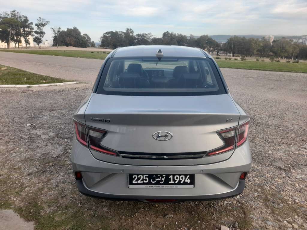 HYUNDAI GRAND I1O SEDAN HIGH GRADE PREMIÈRE MAIN