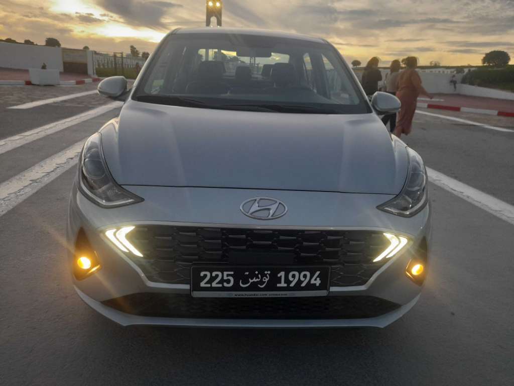 HYUNDAI GRAND I1O SEDAN HIGH GRADE PREMIÈRE MAIN