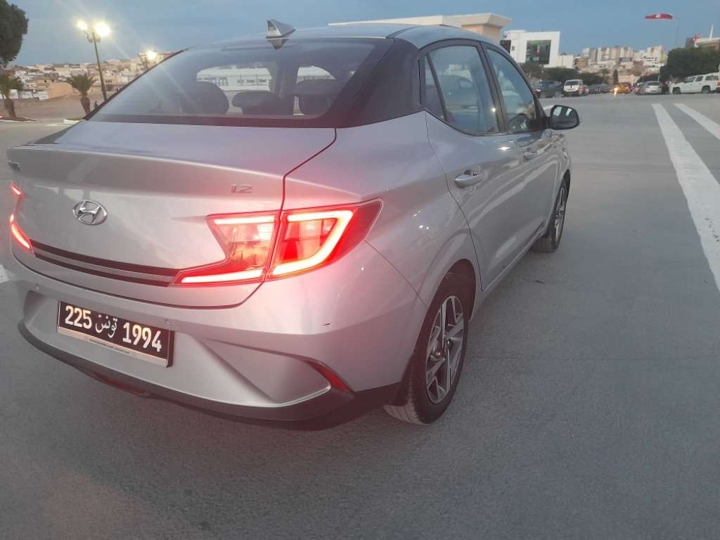 HYUNDAI GRAND I1O SEDAN HIGH GRADE PREMIÈRE MAIN