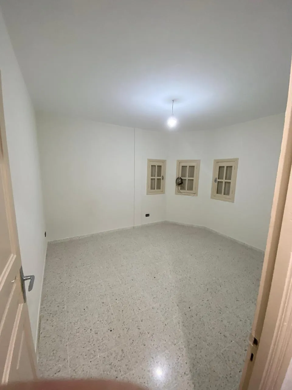 AL 2ème Etage villa la soukra 750dt