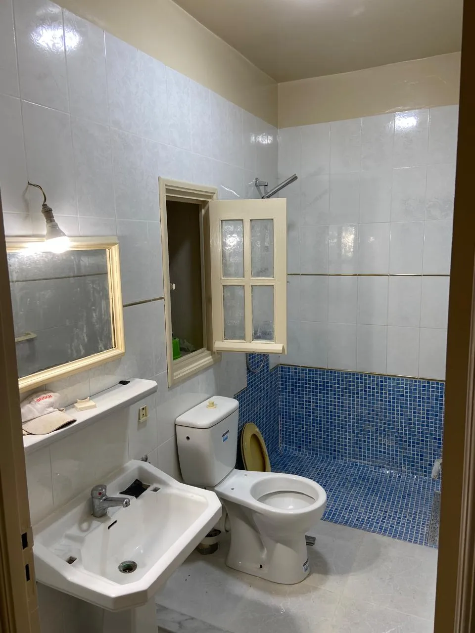 AL 2ème Etage villa la soukra 750dt
