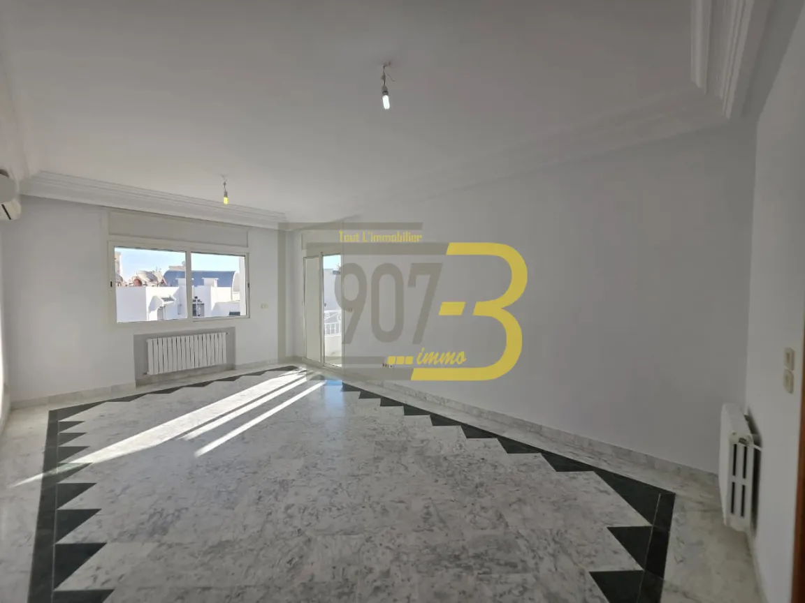 À louer Un appartement très propre de type S+2 à Ennasr