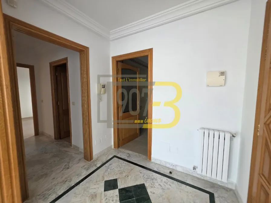 À louer Un appartement très propre de type S+2 à Ennasr
