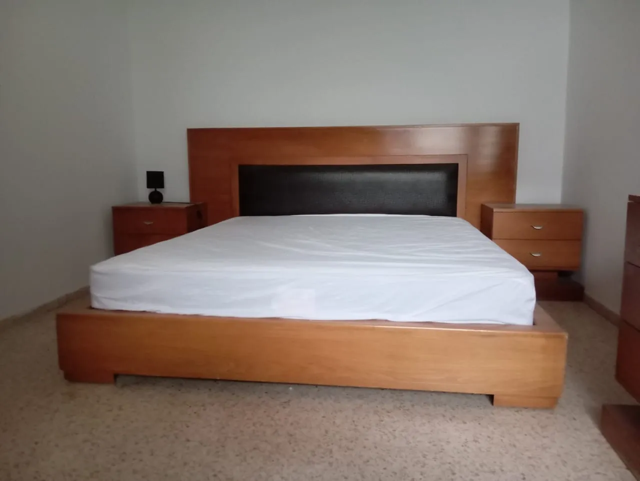 Chambre à coucher en bois massif