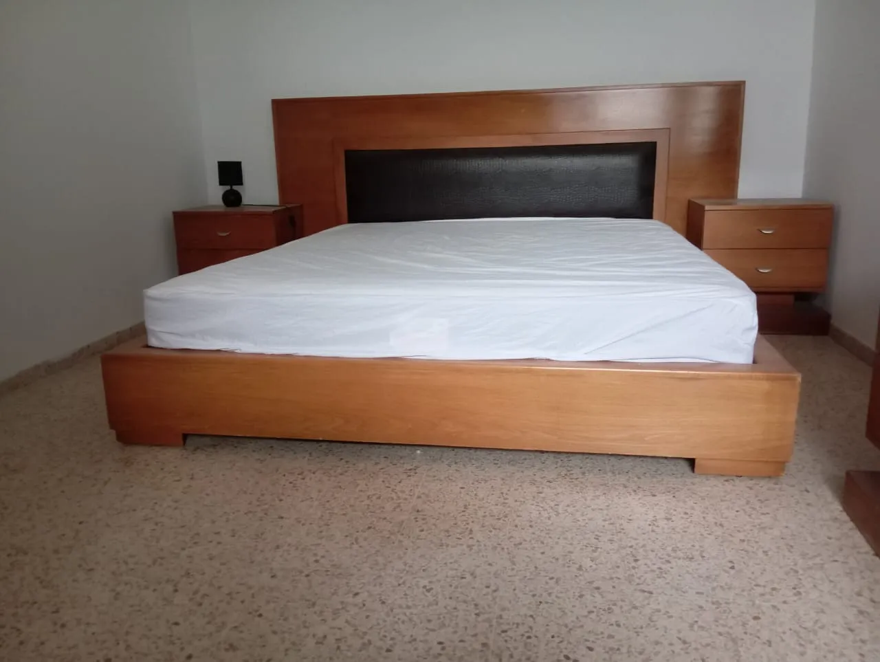 Chambre à coucher en bois massif