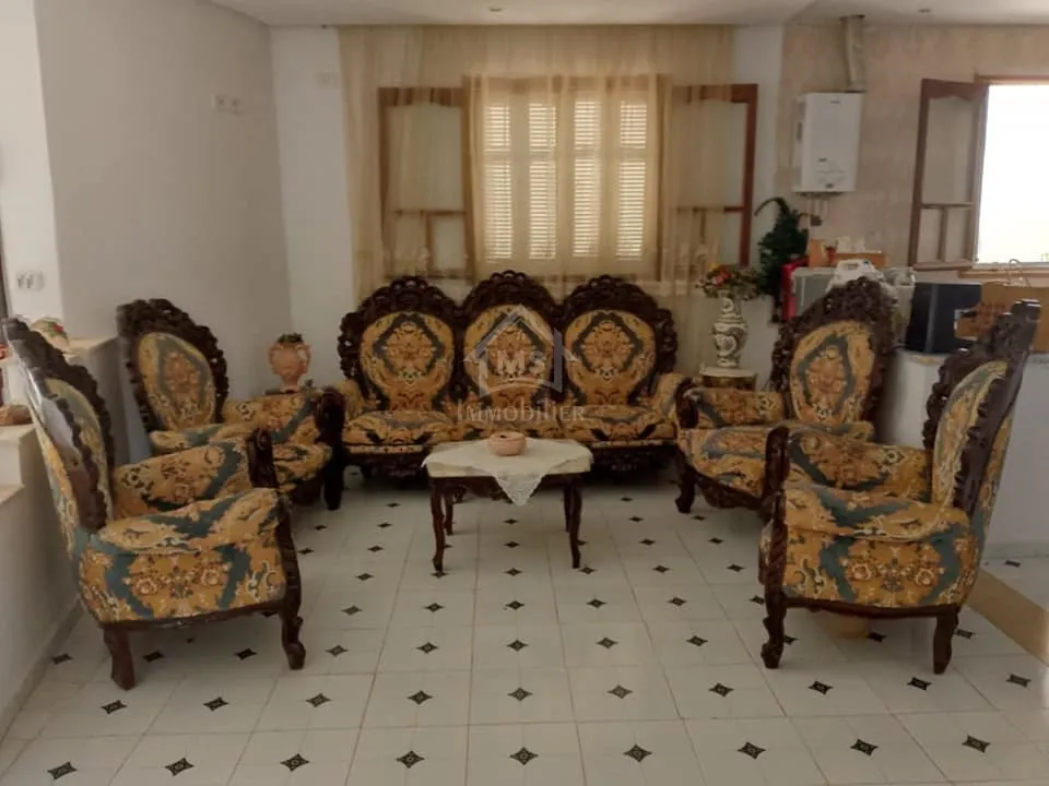 Une maison avec garage et jardin à Birbouregba à vendre 51355351