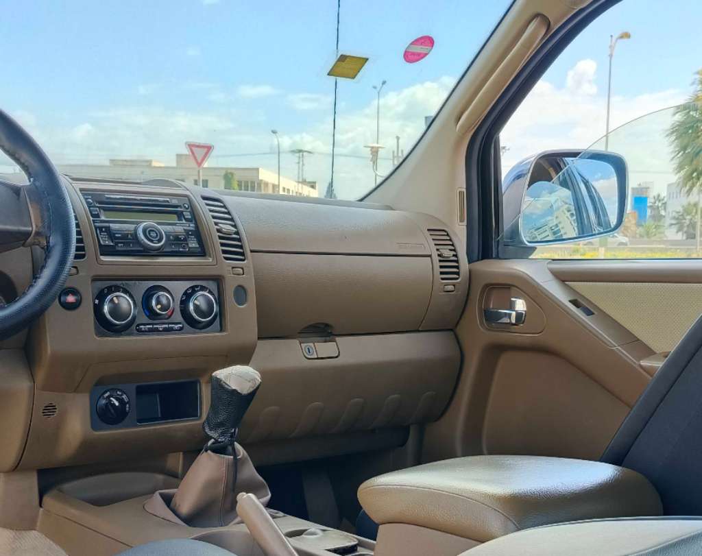 đ Nissan Navara LE // 4*4