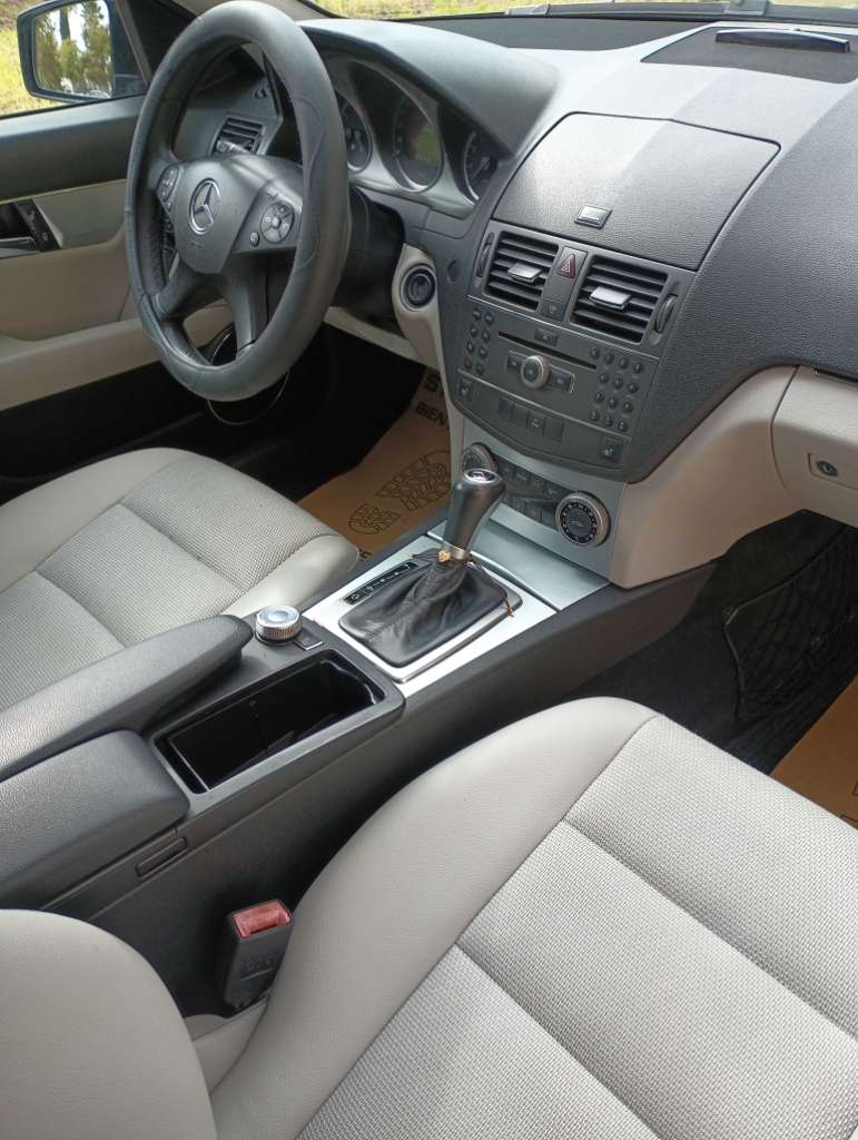 Mercedes C180 essence 
