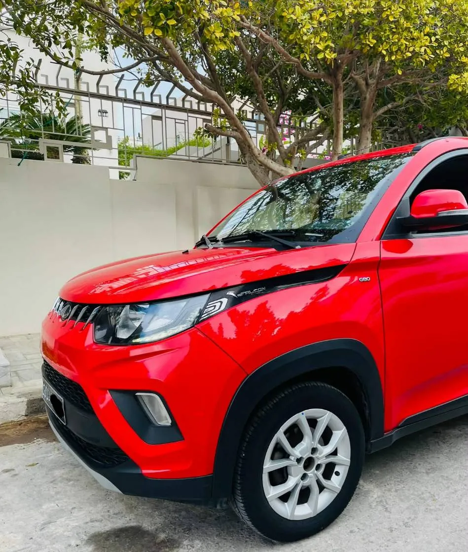Mahindra Kuv 100/ 2022/ premier Main