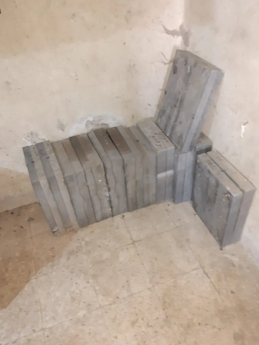 Machine d’injection pour semelles PVC – Équipée et prête à l’emploi