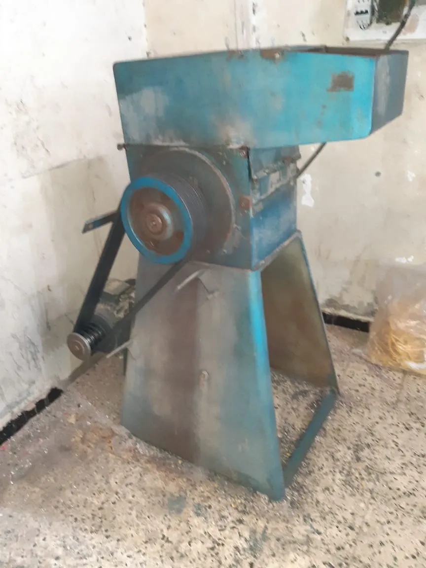 Machine d’injection pour semelles PVC – Équipée et prête à l’emploi