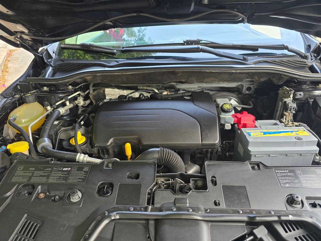 🚘 Renault Clio 2015 essence 4 cylindres🚘
          🔁 on accepte l échange des voitures
     