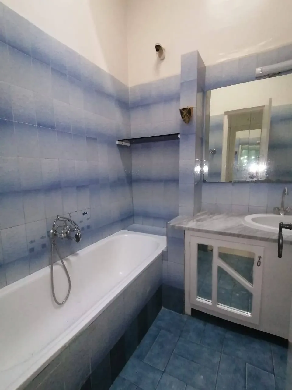 AL grand RDC villa le Bardo 1800dt