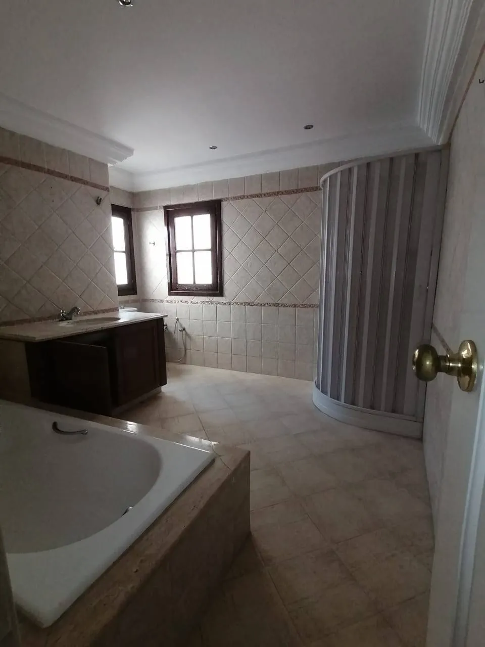 AL grand RDC villa le Bardo 1800dt