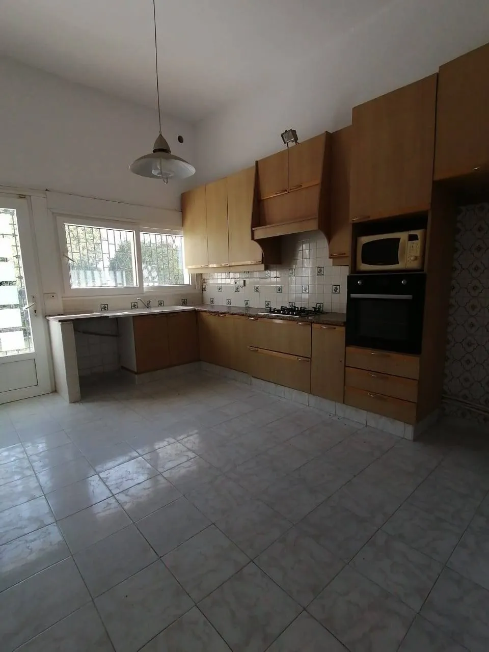 AL grand RDC villa le Bardo 1800dt