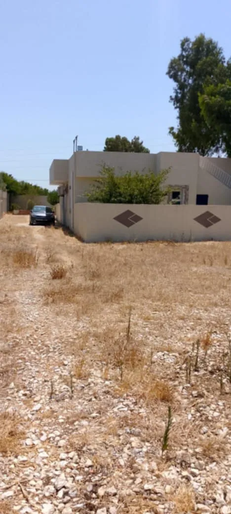 ferme et maison sur la route principale de Hariza Bizerte 