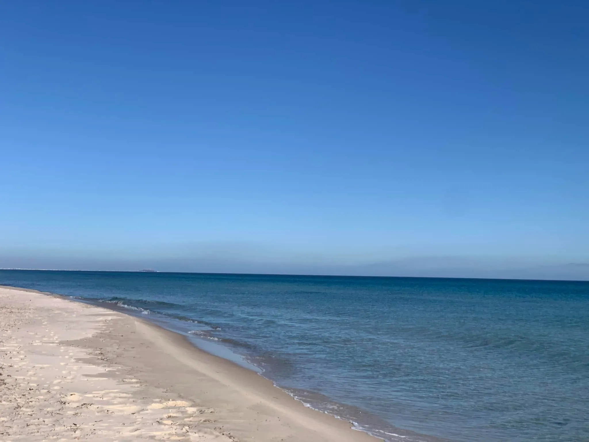 Terrain en bord de mer, offrant une vue panoramique