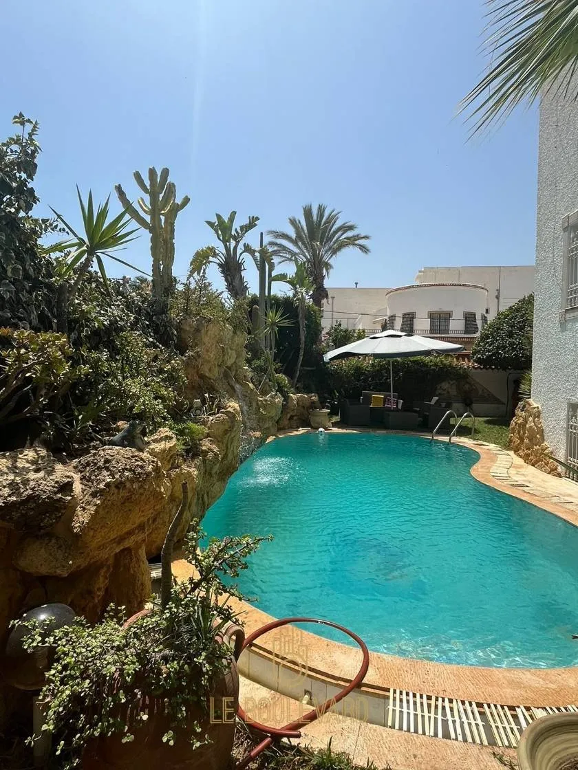 A Vendre Villa De Maitre 3S+5 Avec Piscine Et Sous-sol à Sidi Mahersi, Nabeul 