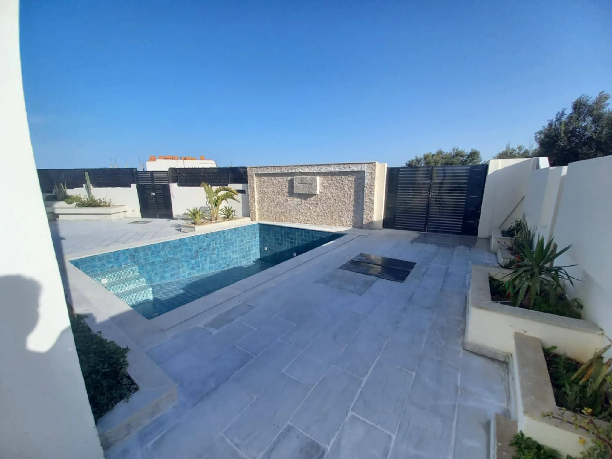 À vendre une superbe villa moderne de standing S+4