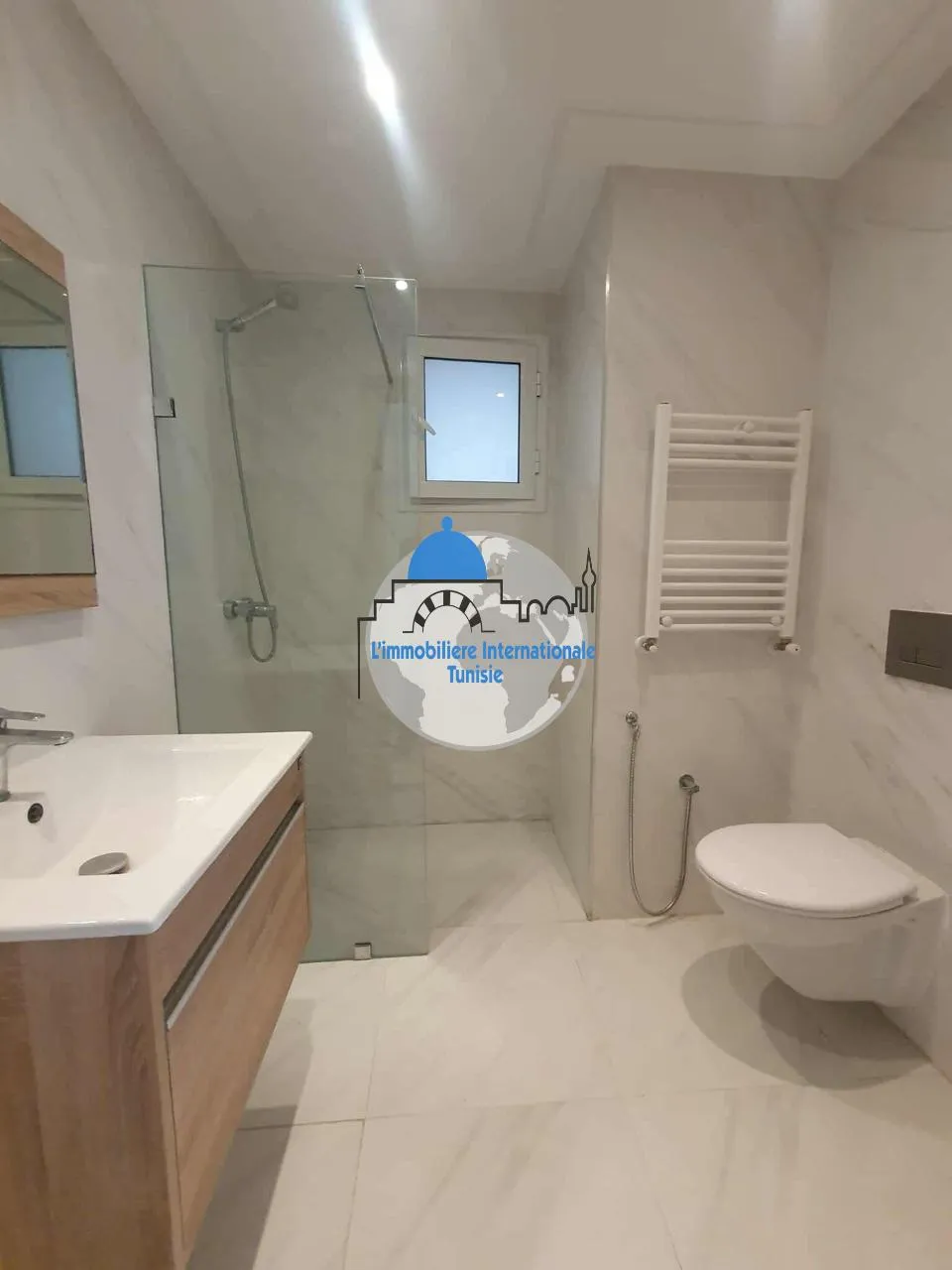 à louer S+2 avec place de parking à Sahloul 4