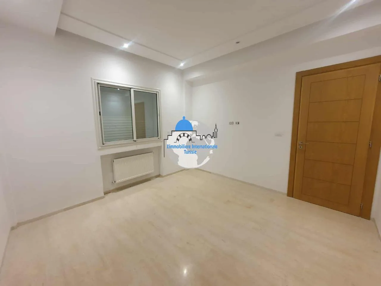 à louer S+2 avec place de parking à Sahloul 4