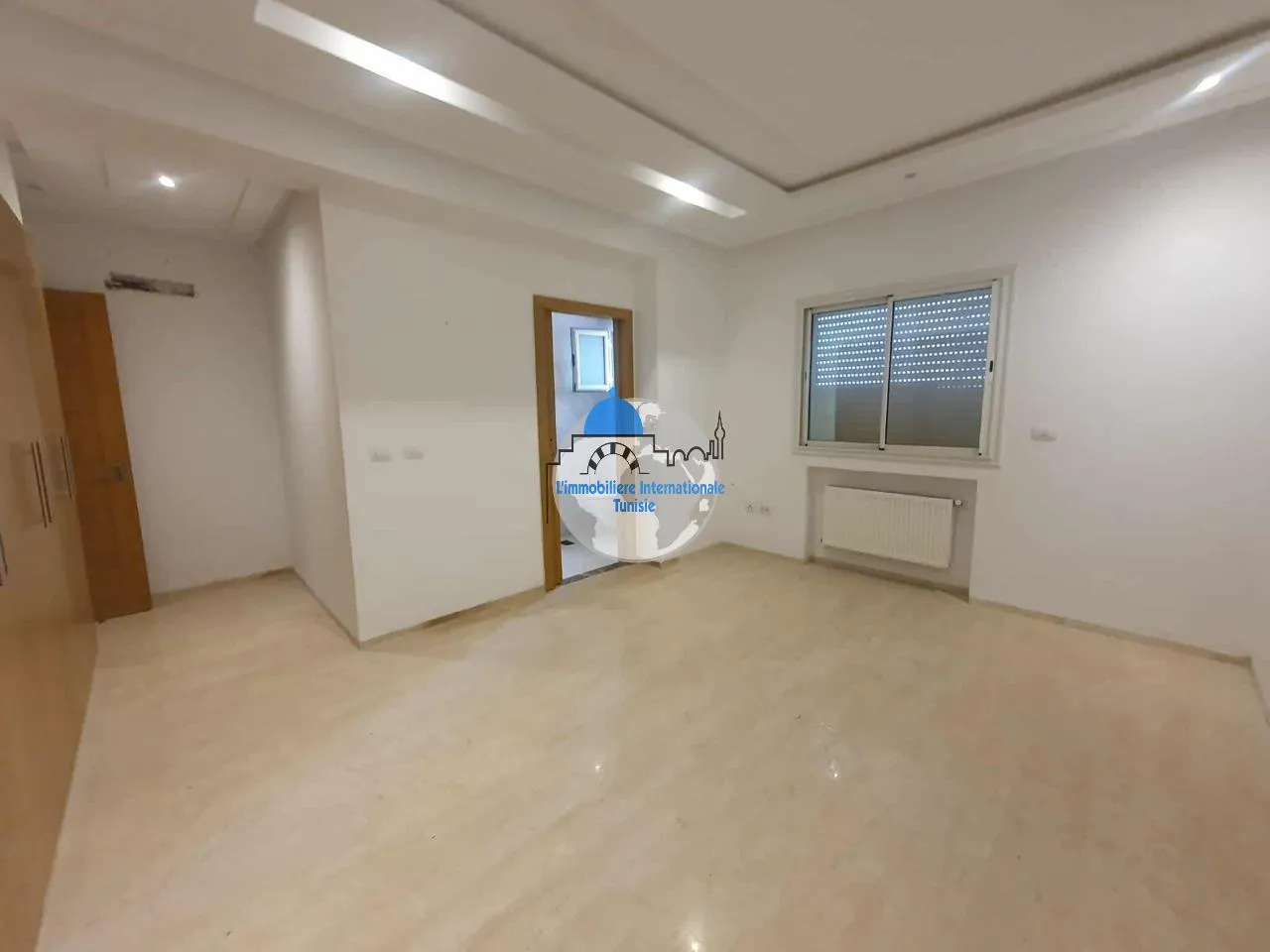 à louer S+2 avec place de parking à Sahloul 4