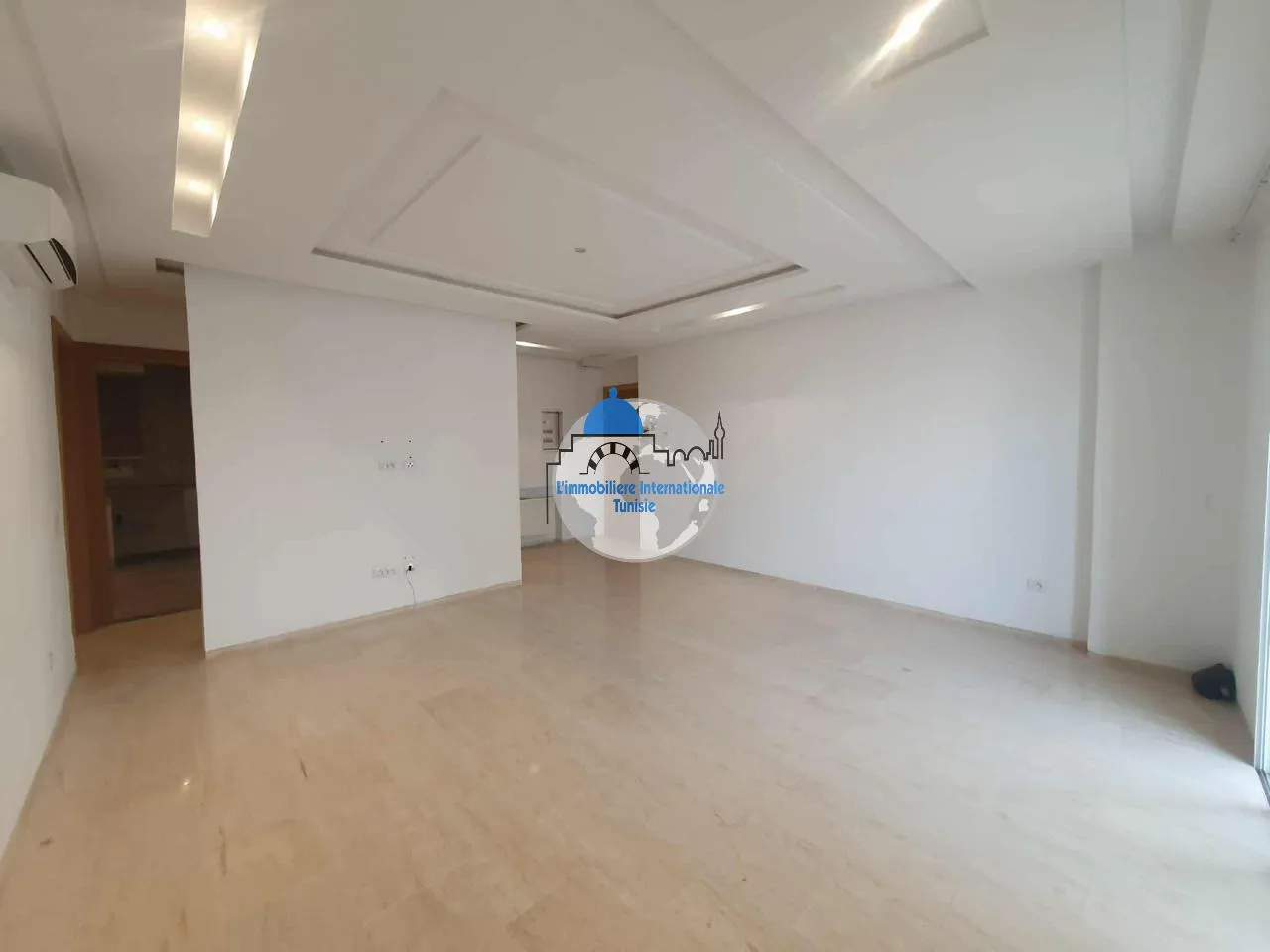 à louer S+2 avec place de parking à Sahloul 4