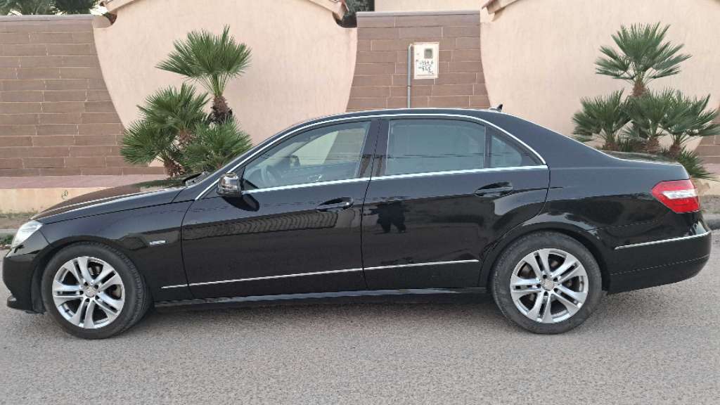 Mercedes E200