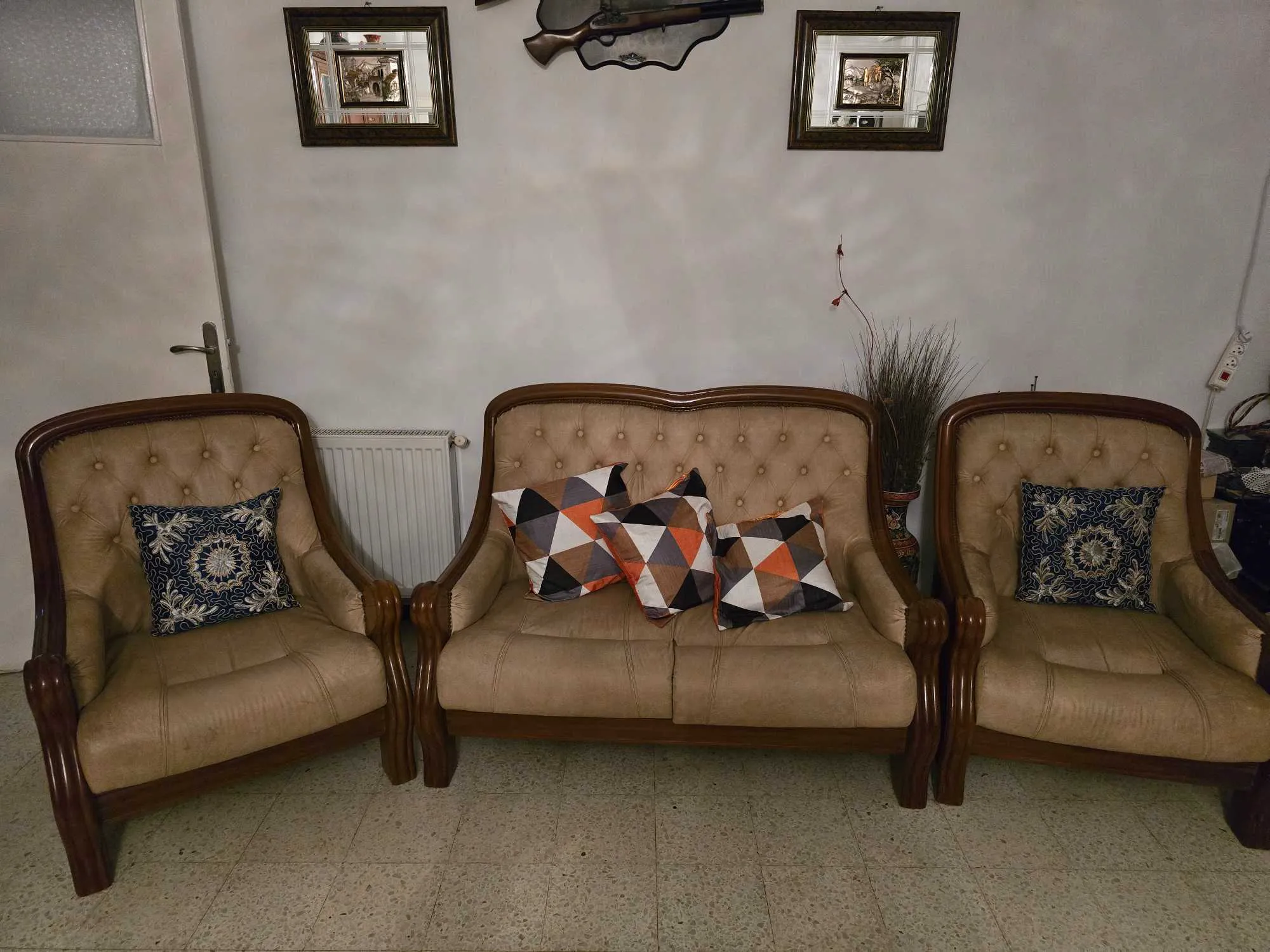 A vendre salon en simili cuir en très bonne état
