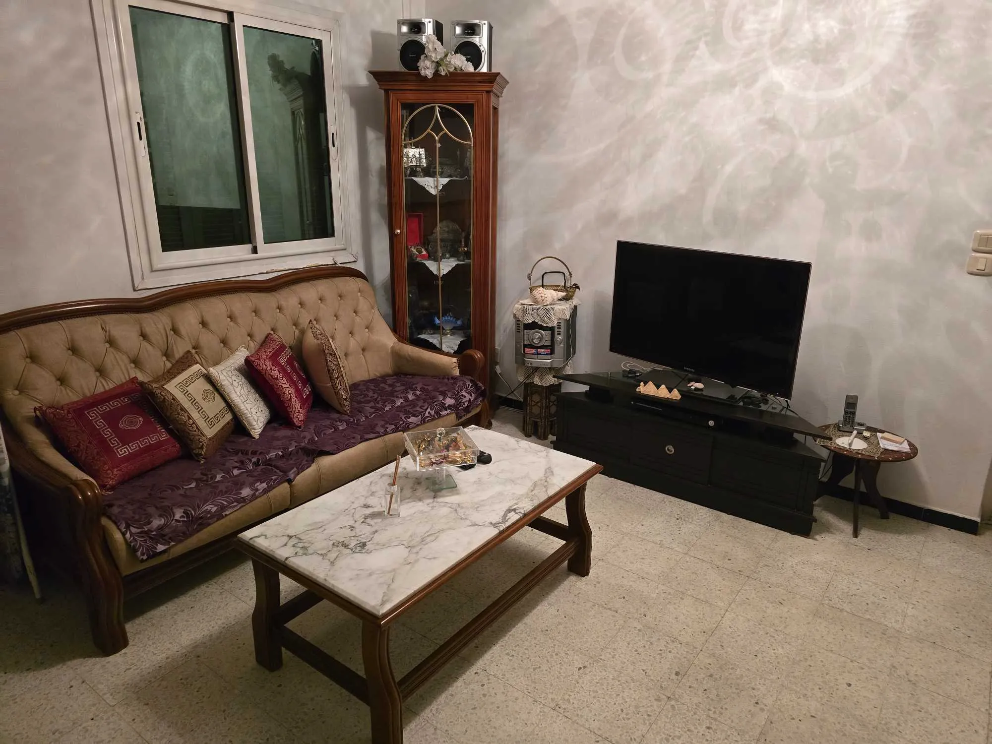 A vendre salon en simili cuir en très bonne état