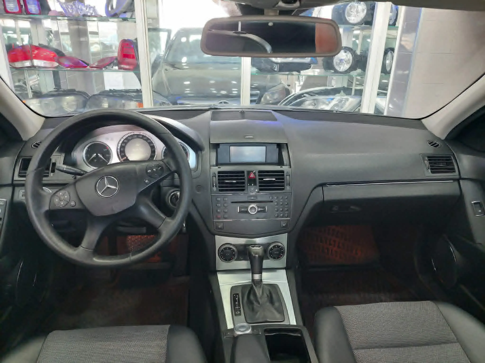 À vendre – Mercedes-Benz C180 Compresser -Tel 98479647