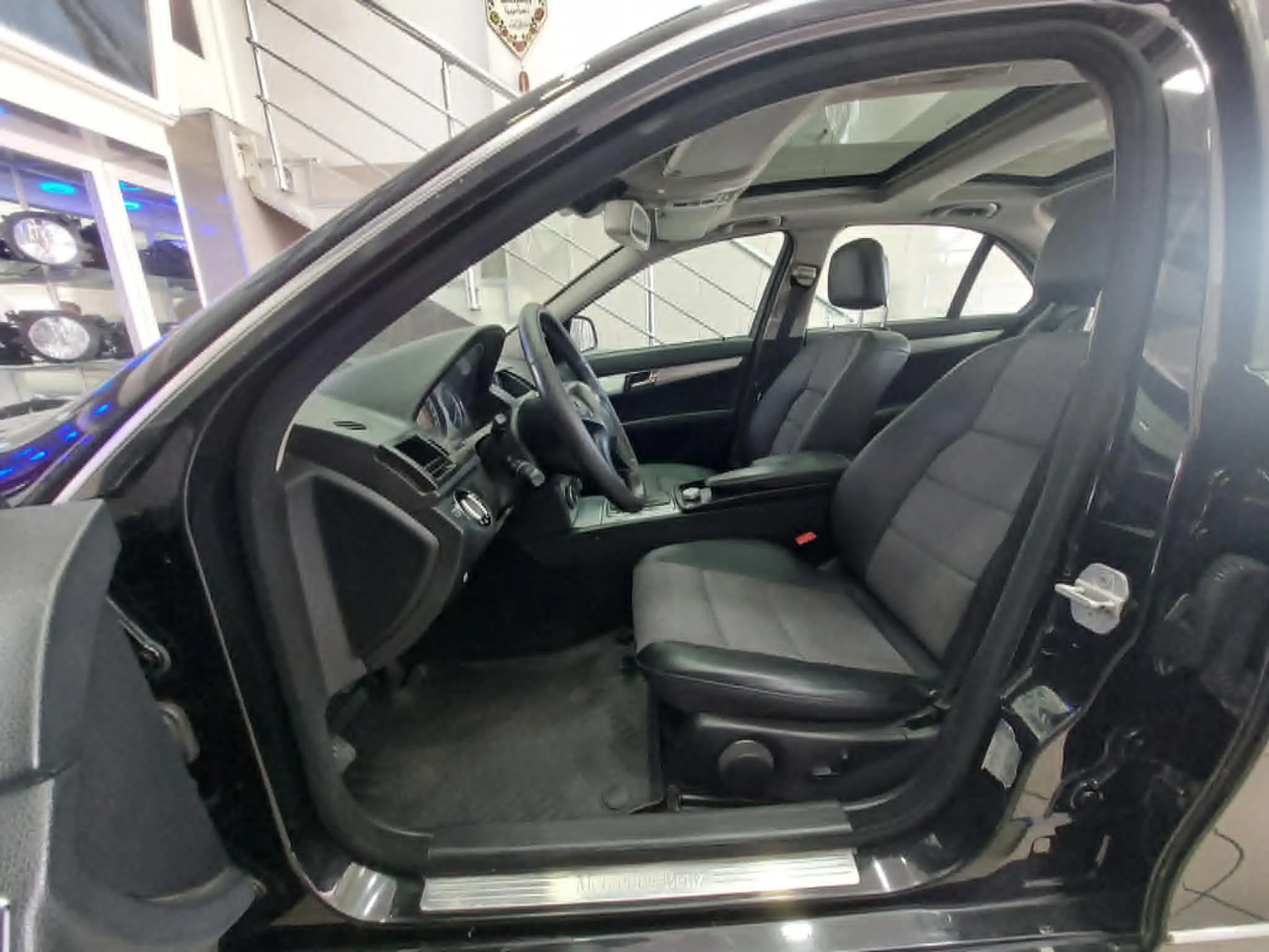 À vendre – Mercedes-Benz C180 Compresser -Tel 98479647