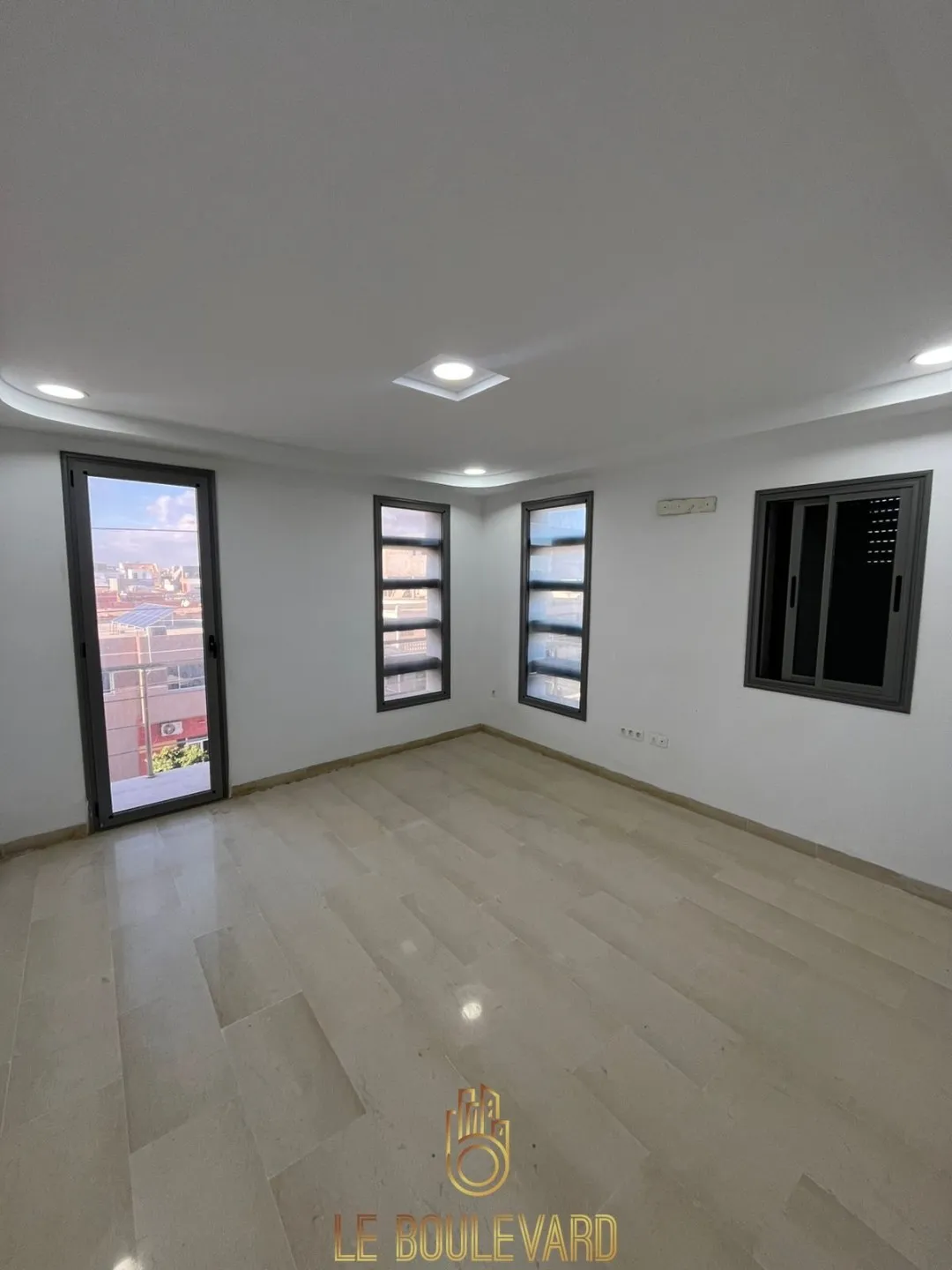 A louer des bureaux à Korba 