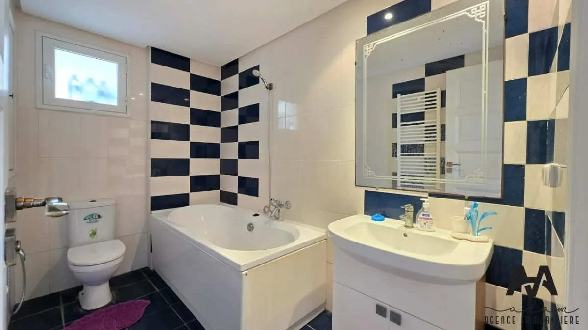 Appartement S+3 avec vue sur mer – 192 m²