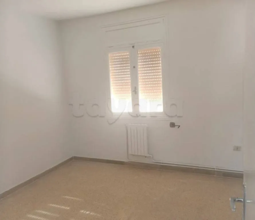 Location S3 vide à El Manar 2