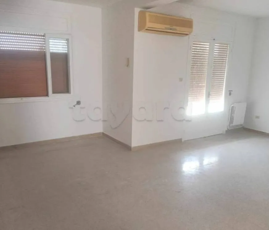 Location S3 vide à El Manar 2