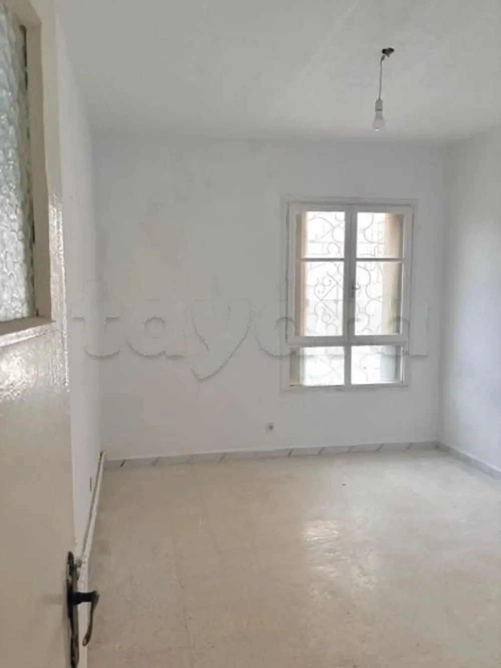 un spacieux appartement s+3 au 1er étage a louer a cité olympique en face de l’école primaire mongi slim