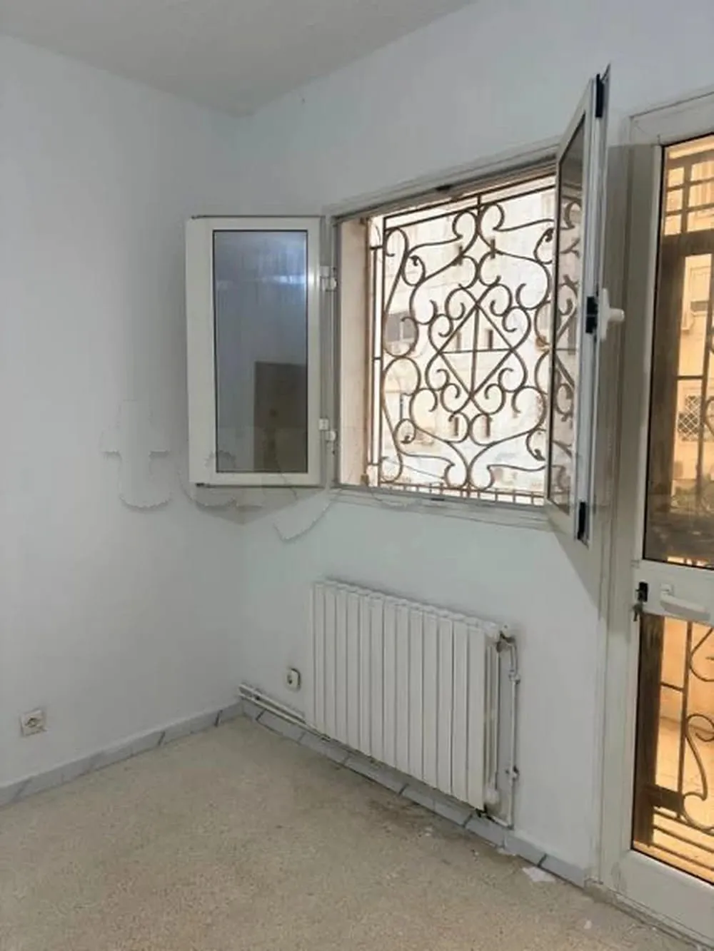 un spacieux appartement s+3 au 1er étage a louer a cité olympique en face de l’école primaire mongi slim