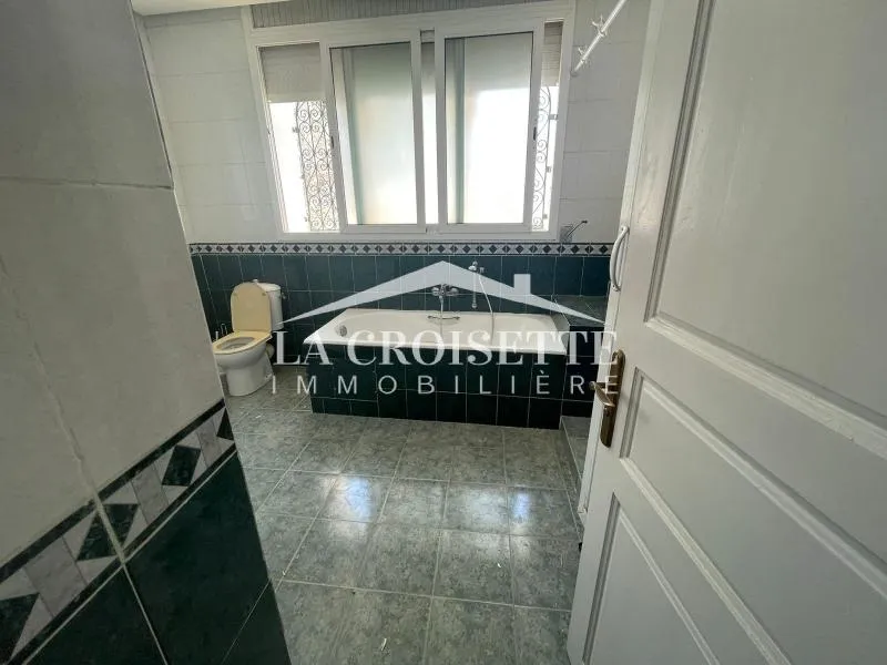 Villa s4 avec piscine à La Marsa MVL1732