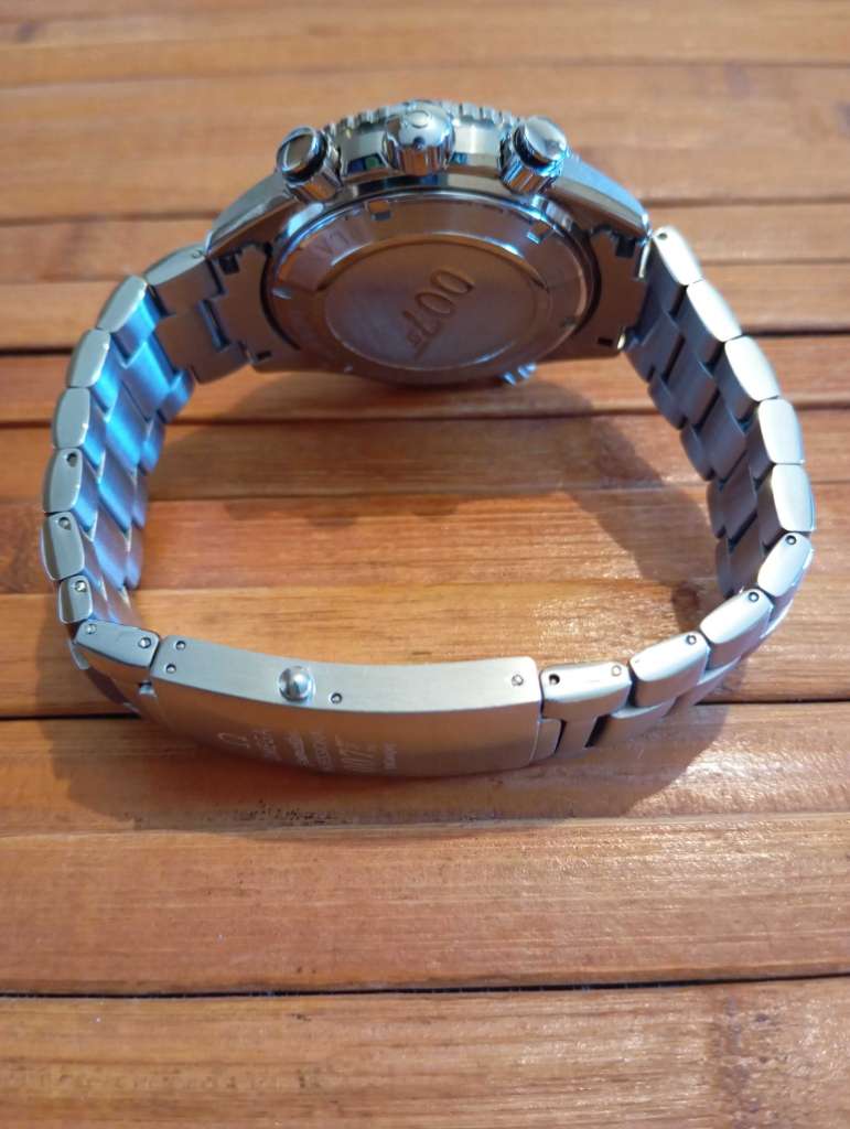 Omega seamaster 007 professionnel jamais utilisé