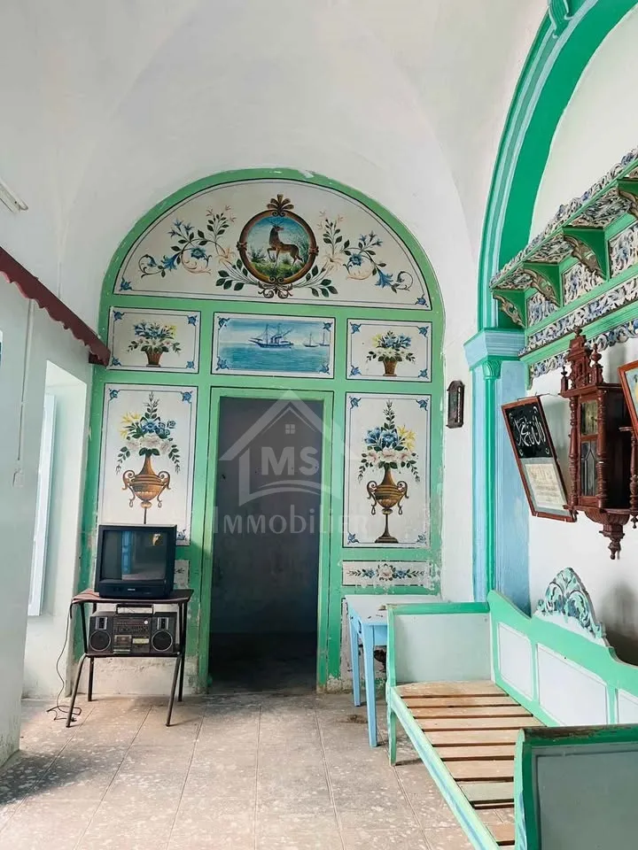 Une maison arabe avec garage à vendre à Hammamet 51355351