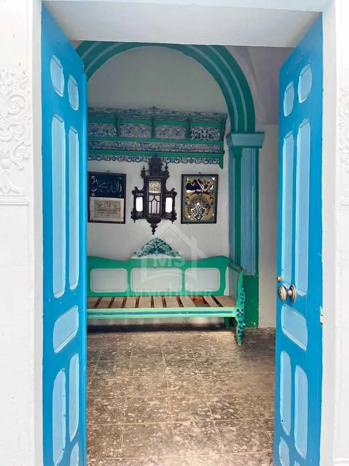 Une maison arabe avec garage à vendre à Hammamet 51355351